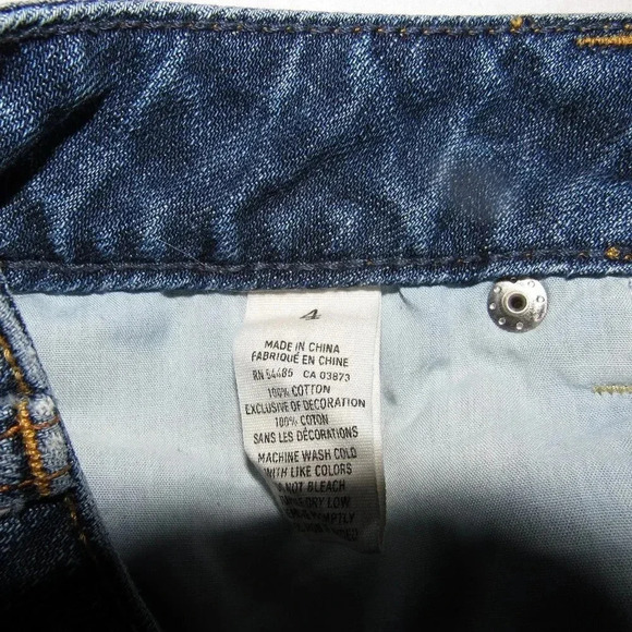 AMERICAN EAGLE Medium Wash Distressed Shorts Sz 4 - Picture 4 of 4